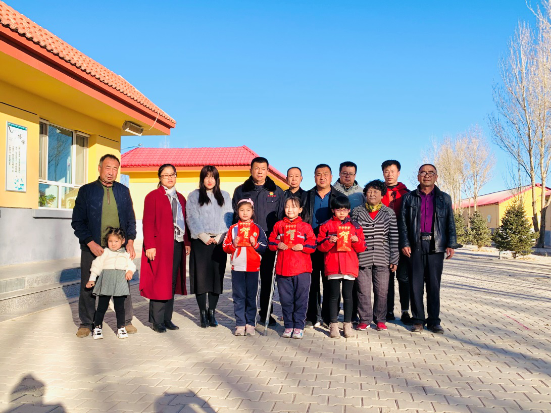 企业进校园，温情暖童心